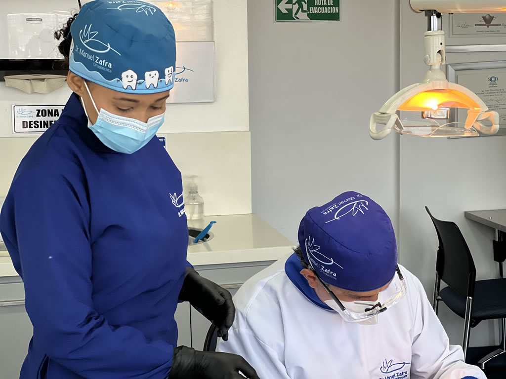 Dr. Manuel Zafra - Ortodoncista - Invisalign Doctor